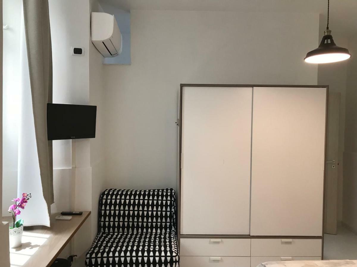 La Casa Di Flo Hotel Nápoly Kültér fotó